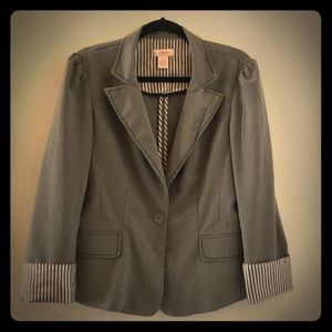 Classy blazer with pin stripe cuffs!